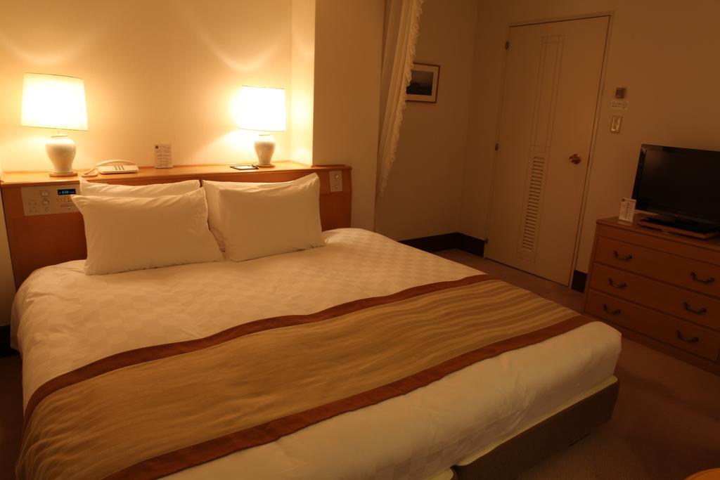 Gamagori Classic Hotel Room photo